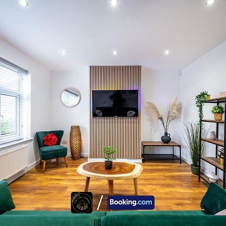 Apartmán Cosy 3-Bed House, Garden & Free Parking In Stretford Manchester Exteriér fotografie