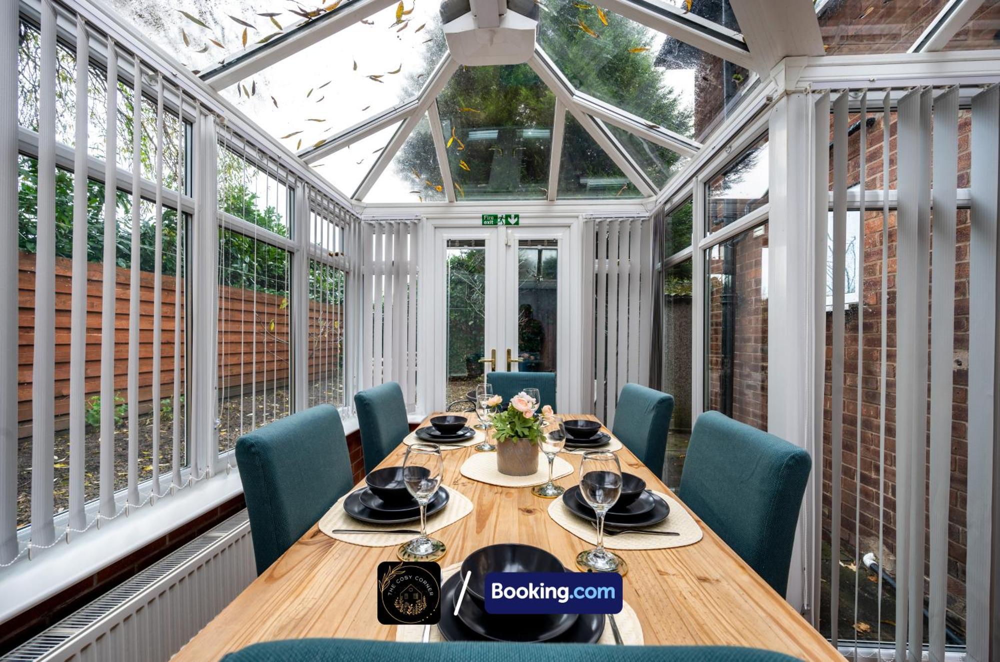 Apartmán Cosy 3-Bed House, Garden & Free Parking In Stretford Manchester Exteriér fotografie