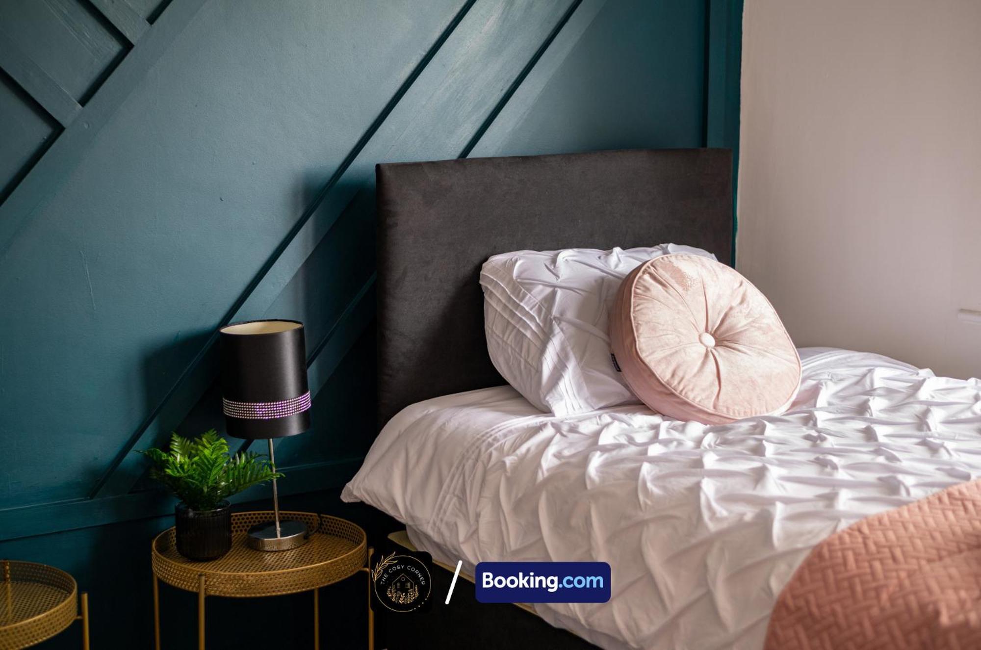 Apartmán Cosy 3-Bed House, Garden & Free Parking In Stretford Manchester Exteriér fotografie