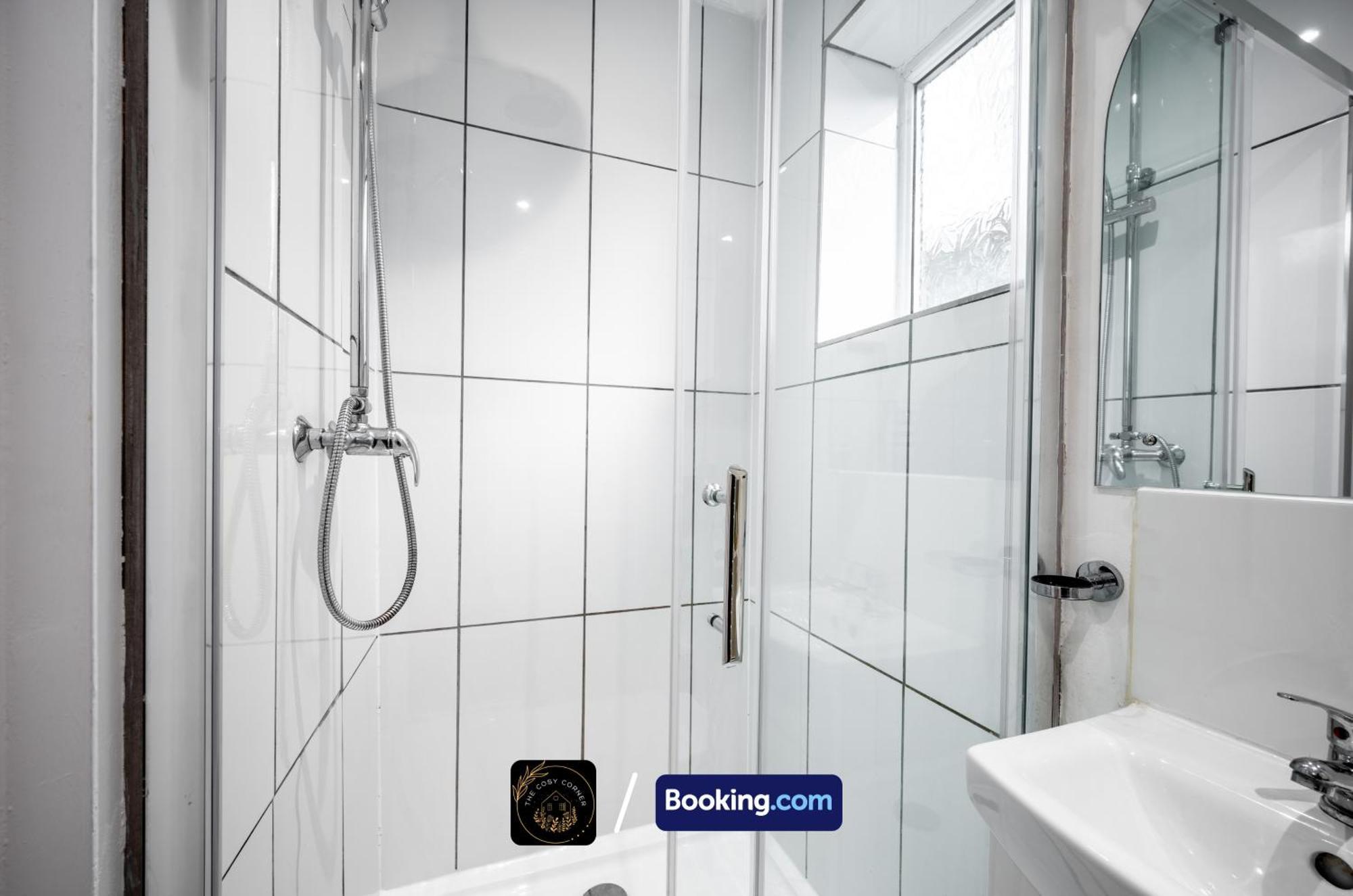 Apartmán Cosy 3-Bed House, Garden & Free Parking In Stretford Manchester Exteriér fotografie