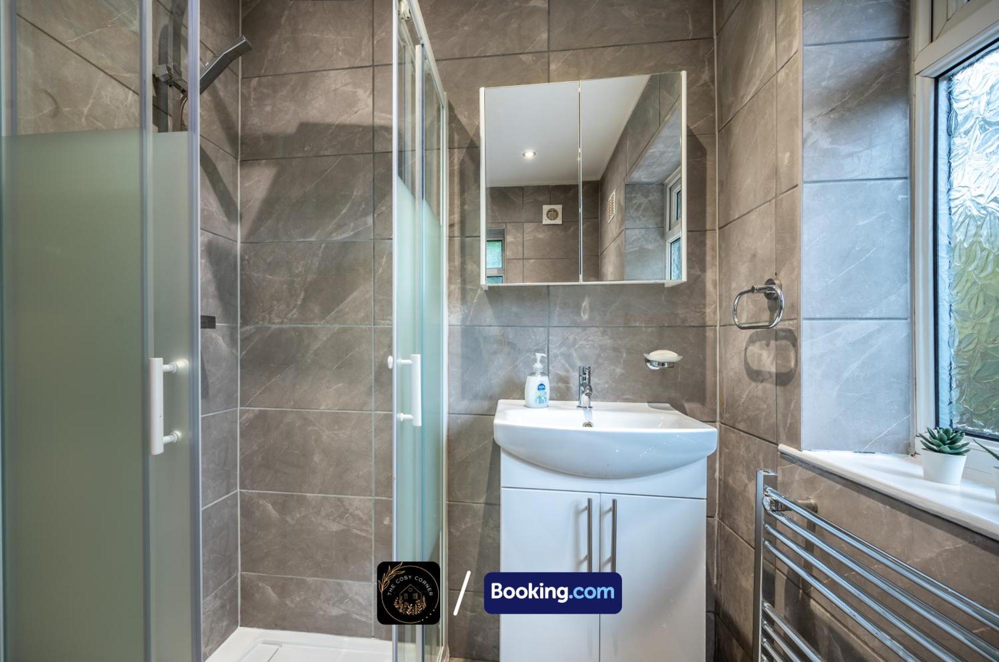 Apartmán Cosy 3-Bed House, Garden & Free Parking In Stretford Manchester Exteriér fotografie