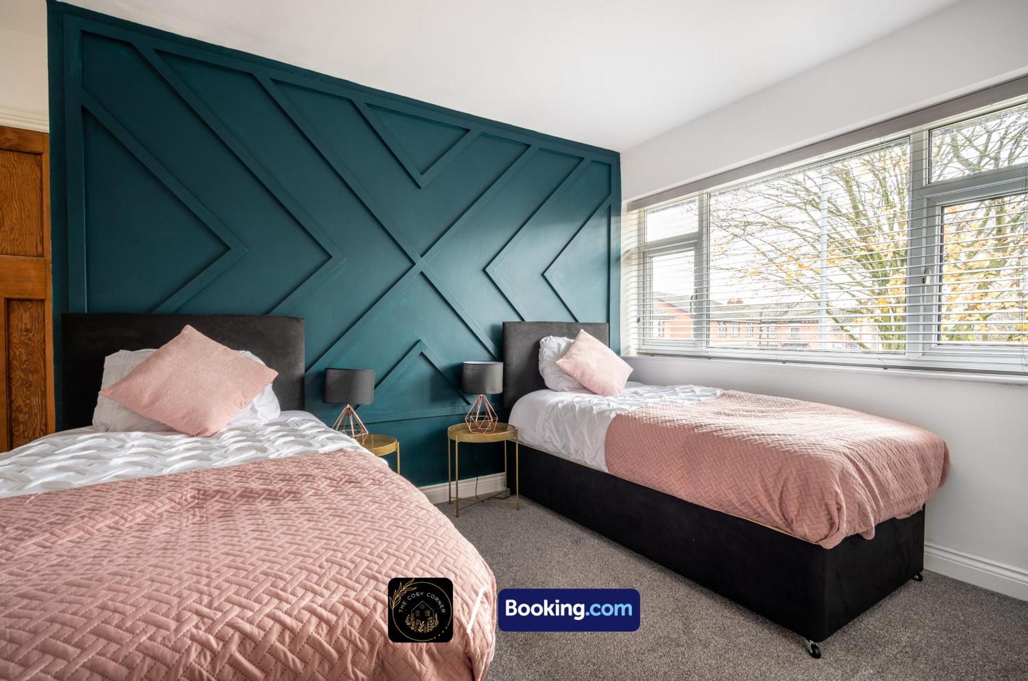 Apartmán Cosy 3-Bed House, Garden & Free Parking In Stretford Manchester Exteriér fotografie