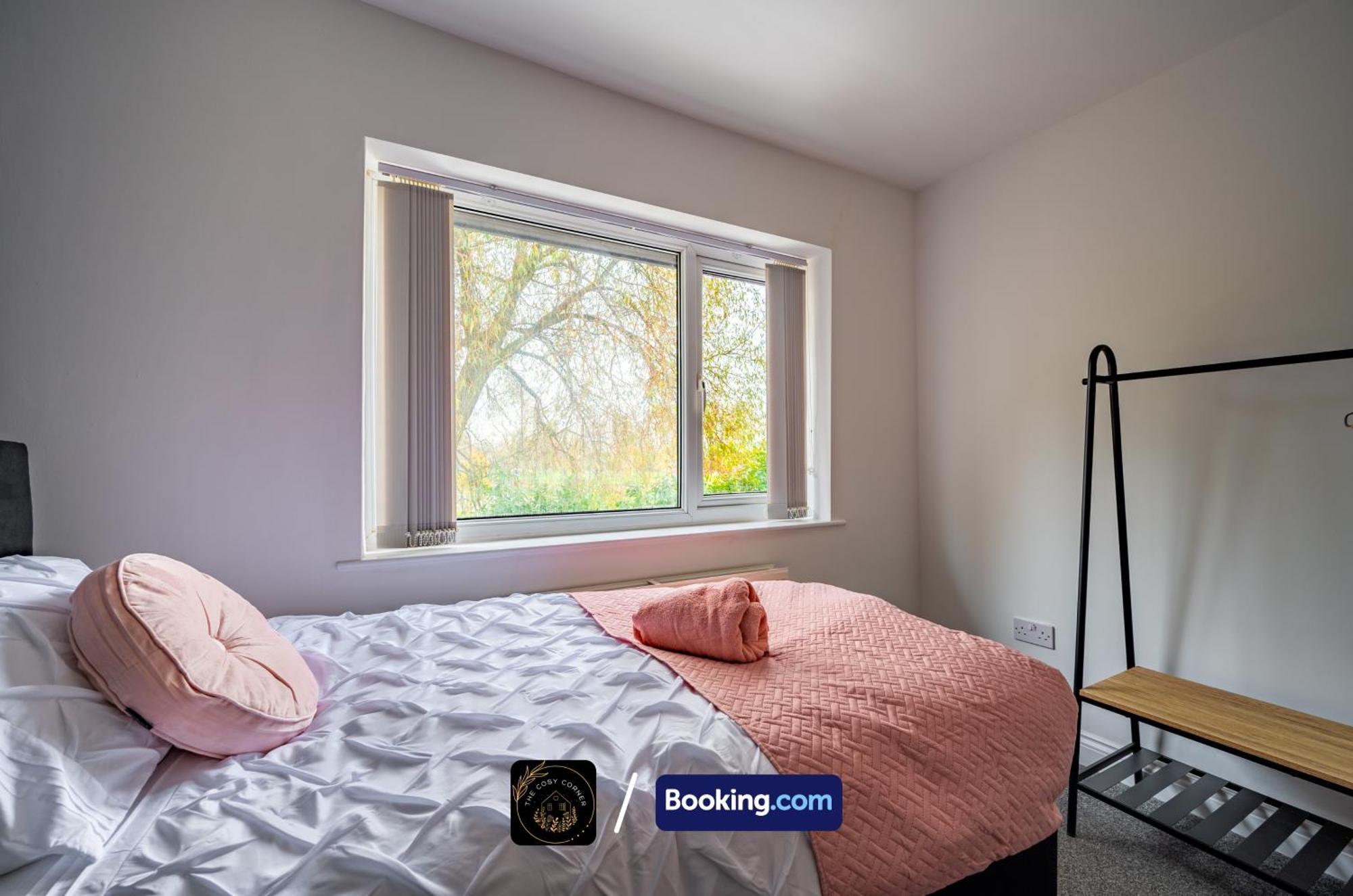 Apartmán Cosy 3-Bed House, Garden & Free Parking In Stretford Manchester Exteriér fotografie