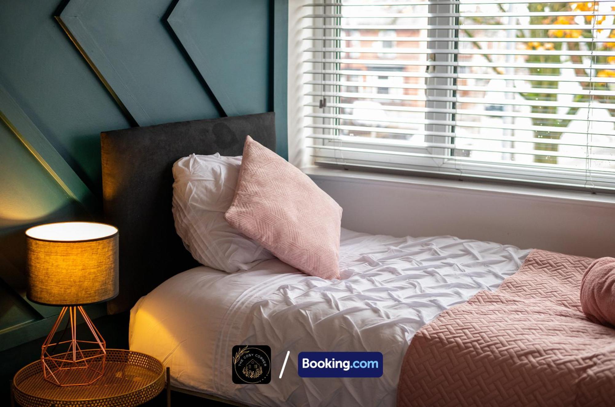 Apartmán Cosy 3-Bed House, Garden & Free Parking In Stretford Manchester Exteriér fotografie